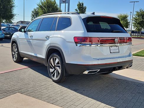 New 2026 Volkswagen Atlas SE image 2