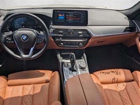 Used 2023 BMW 530i w/ Convenience Package RWD image 17