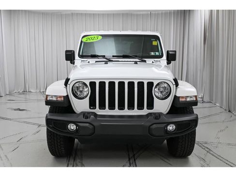 Used 2023 Jeep Wrangler Unlimited Sahara AWD/4WD image 3