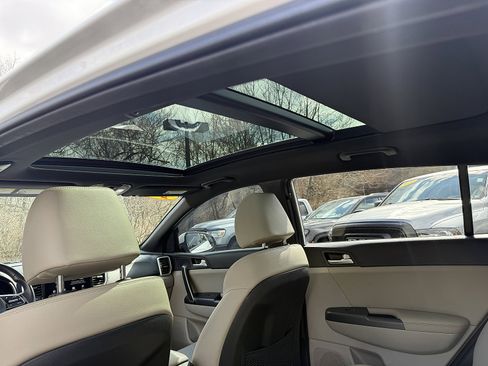 Used 2022 Kia Sportage Nightfall Edition image 17