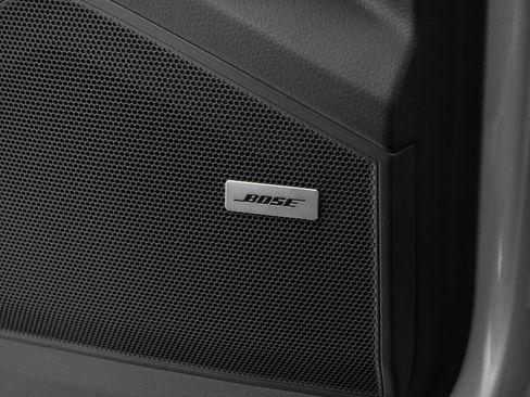 Certified 2025 Porsche Cayenne image 34