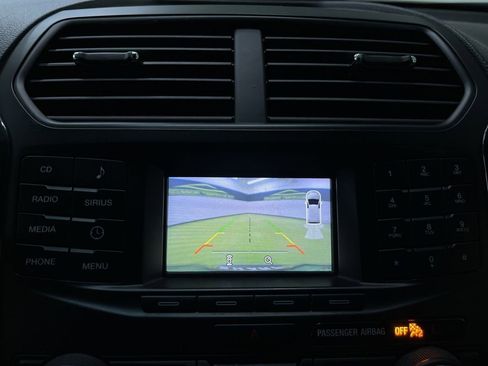 Used 2016 Ford Explorer XLT image 23