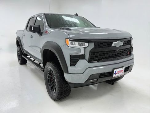 Used 2025 Chevrolet Silverado 1500 RST AWD/4WD image 2