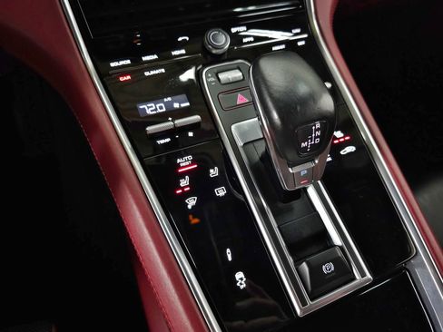 Used 2020 Porsche Panamera GTS AWD/4WD image 33