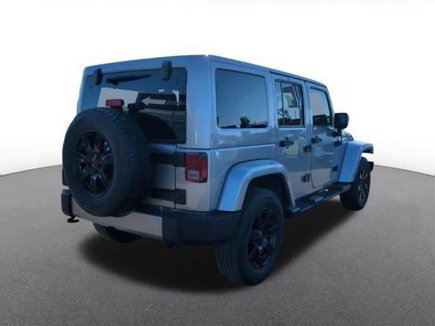 Used 2017 Jeep Wrangler Unlimited Sahara w/ Dual Top Group AWD/4WD image 6