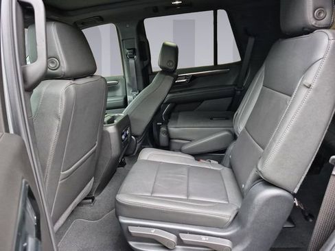 Used 2025 Chevrolet Tahoe Z71 w/ Comfort Package AWD/4WD image 16