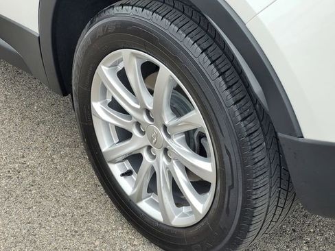 Used 2023 Cadillac XT4 Luxury w/ Cold Weather Package FWD image 8