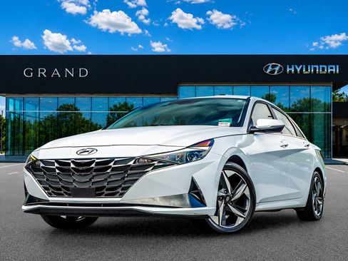 Used 2023 Hyundai Elantra Limited w/ Cargo Package FWD image 1