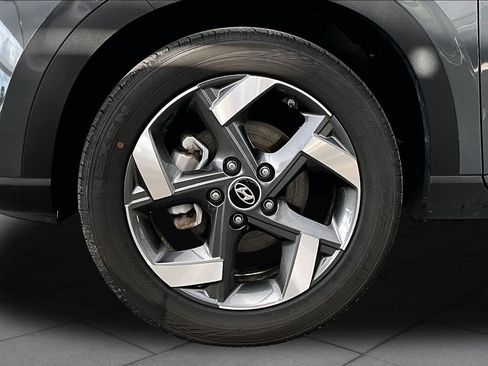 Used 2025 Hyundai Venue SEL FWD image 11