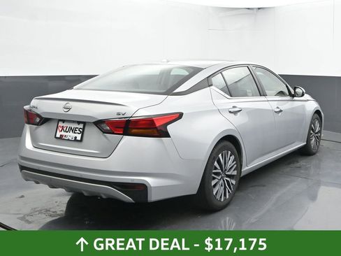 Used 2023 Nissan Altima 2.5 SV image 11