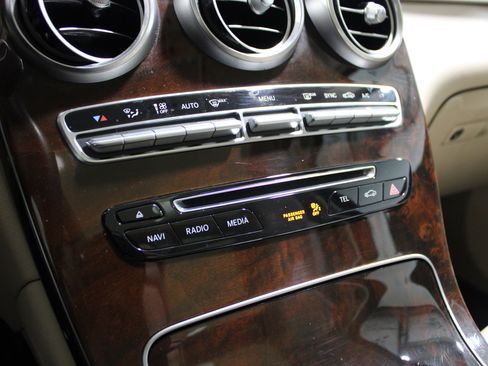 Used 2018 Mercedes-Benz GLC 300 image 16