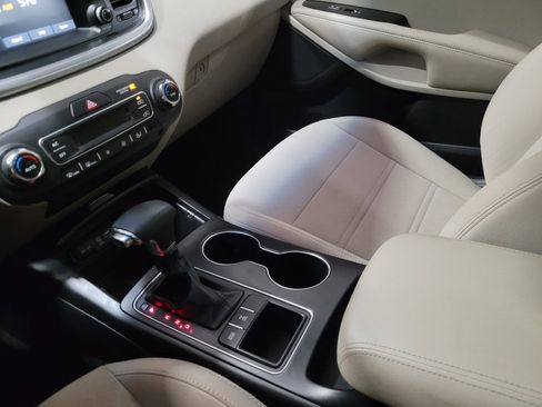 Used 2019 Kia Sorento AWD V6 image 26