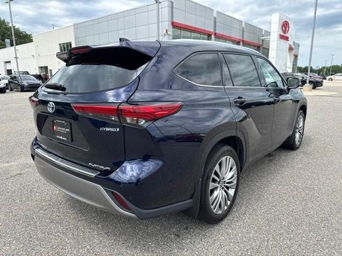 Used 2023 Toyota Highlander Platinum AWD/4WD image 12