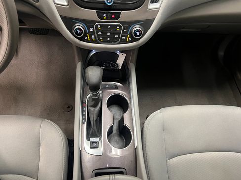 Used 2022 Chevrolet Malibu LT image 44