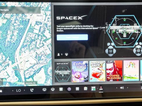 Used 2021 Tesla Model S Plaid AWD/4WD image 31