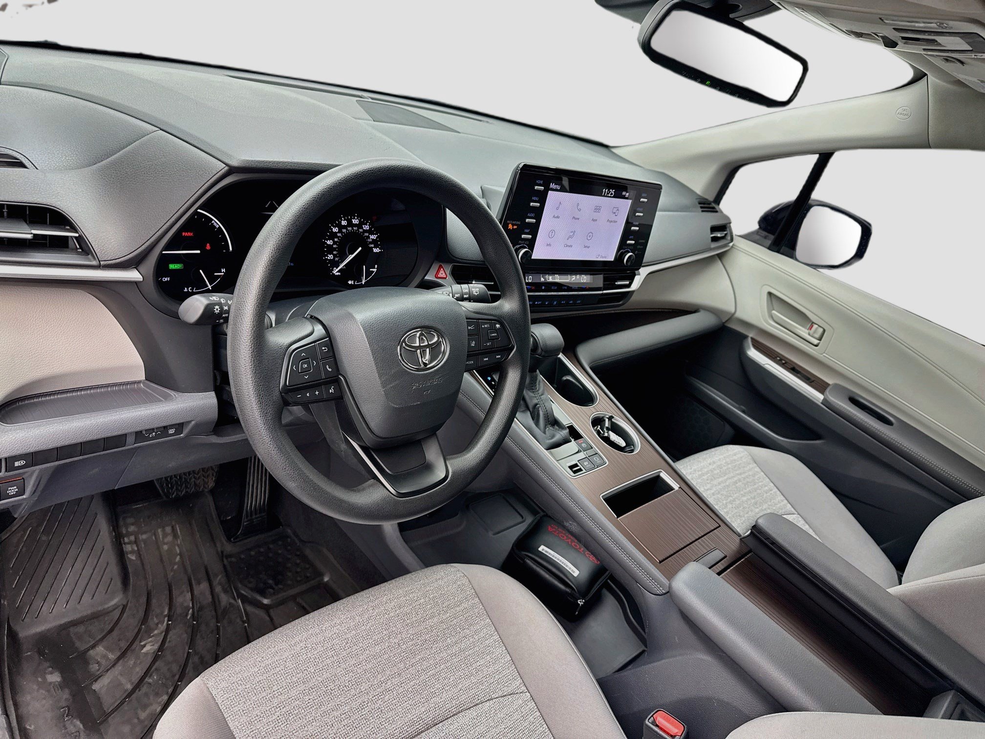 Used 2023 Toyota Sienna LE w/ LE Plus Package AWD/4WD image 7