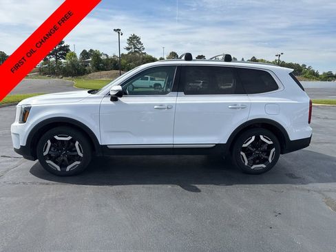 Used 2025 Kia Telluride S AWD/4WD image 2