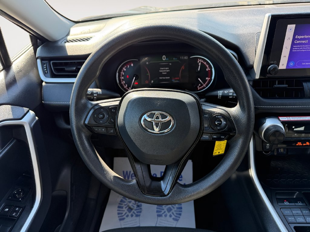 Used 2025 Toyota RAV4 LE AWD/4WD image 12