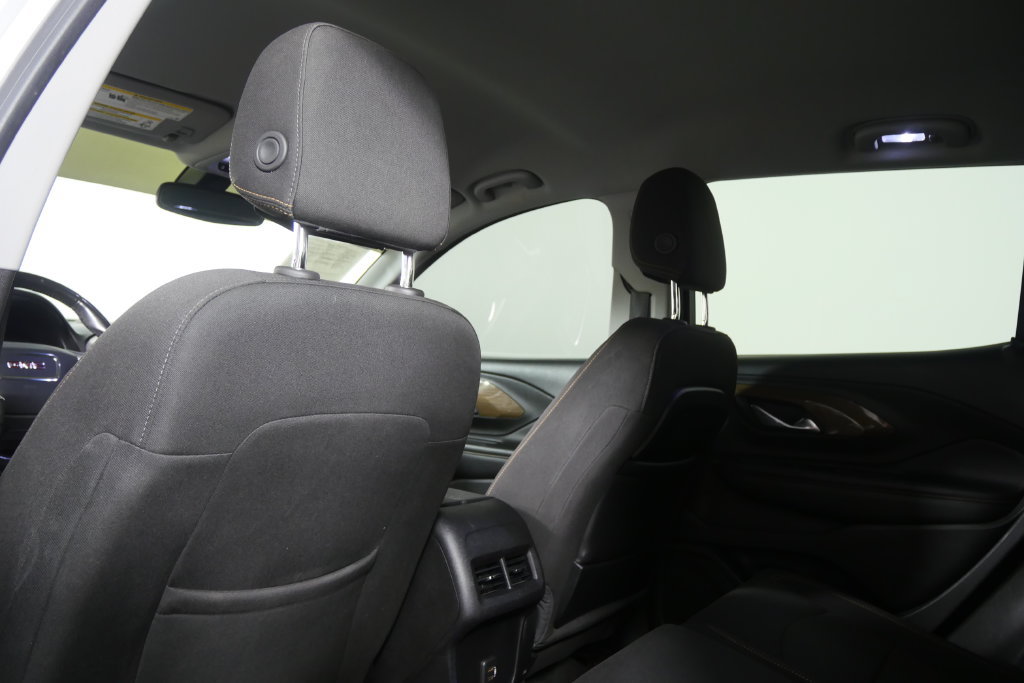 Used 2018 GMC Terrain SLE w/ Driver Convenience Package FWD image 17