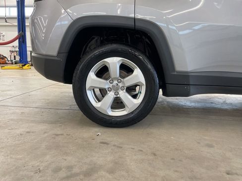 Used 2020 Jeep Compass Latitude AWD/4WD image 33