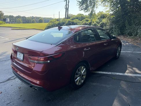 Used 2018 Kia Optima S FWD image 5