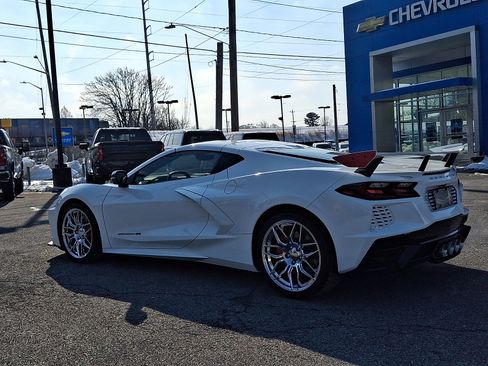 Used 2025 Chevrolet Corvette Stingray Preferred Cpe w/ Z51 Performance Package image 4