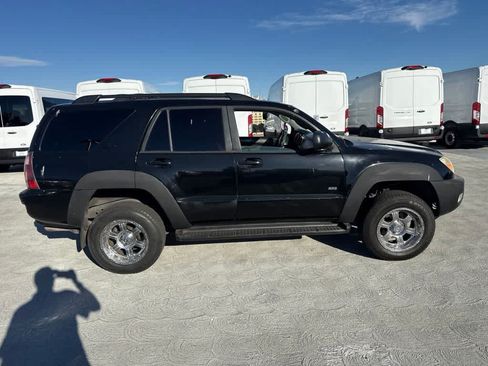 Used 2005 Toyota 4Runner SR5 w/ Preferred Accessory Pkg RWD image 6