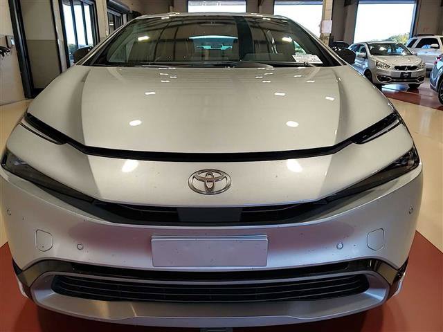 Used 2025 Toyota Prius XLE FWD image 24