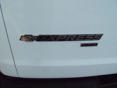 Used 2013 Chevrolet Express 1500 AWD image 34
