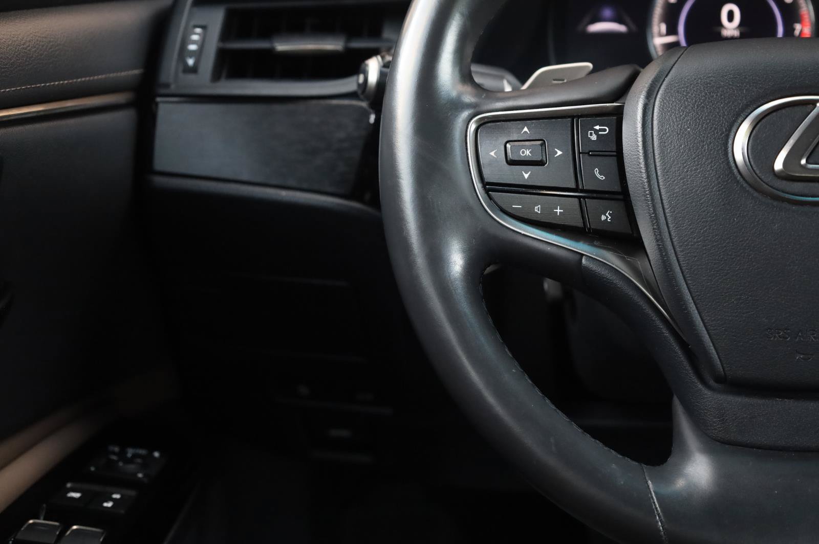 Used 2023 Lexus ES 350 w/ Premium Package FWD image 38