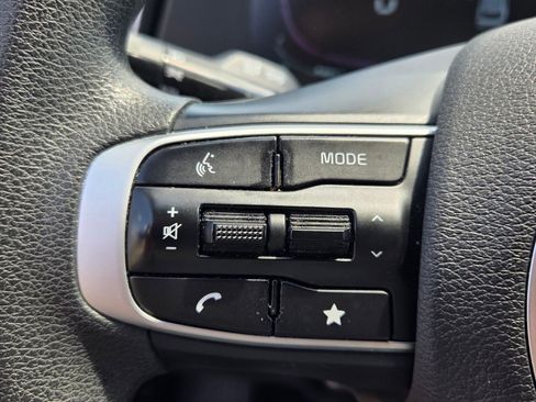 Used 2025 Kia Sportage LX FWD image 24