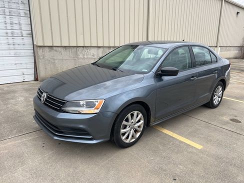 Used 2015 Volkswagen Jetta SE image 1