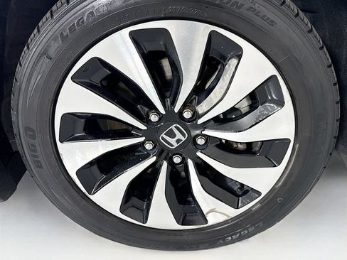 Used 2017 Honda Accord Touring image 32