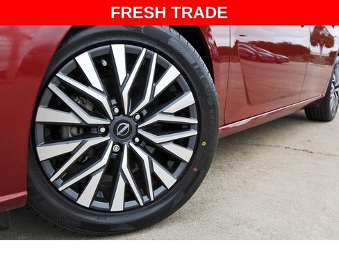 Used 2023 Nissan Altima 2.5 SV w/ SV Premium Package image 29