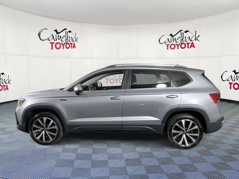 Used 2024 Volkswagen Taos SE FWD image 4