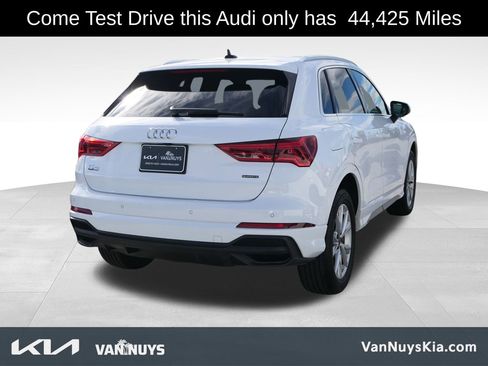 Used 2024 Audi Q3 2.0T Premium image 2
