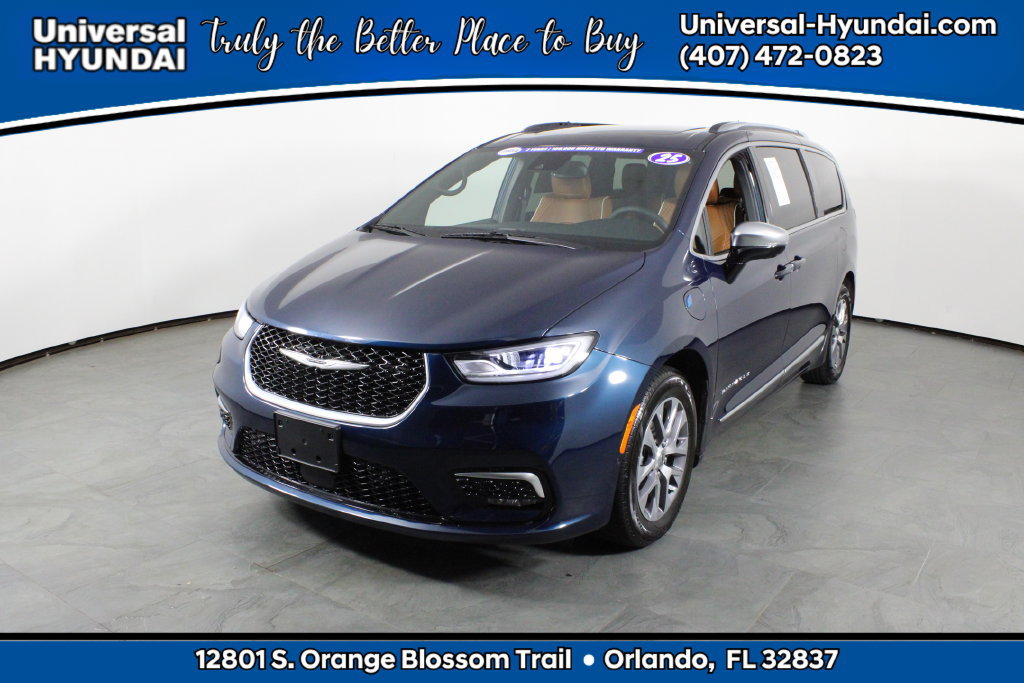 Used 2025 Chrysler Pacifica Pinnacle FWD 360° Tour