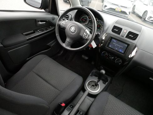 Used 2013 Suzuki SX4 Premium AWD/4WD image 9