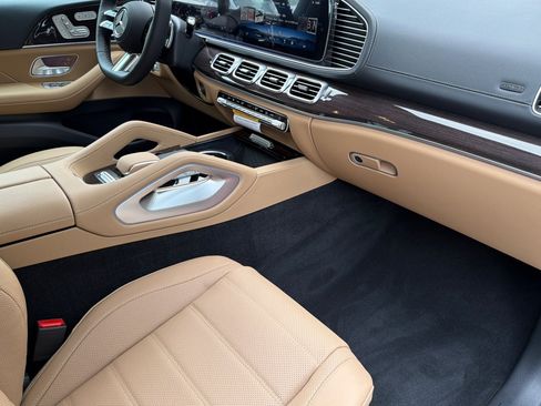 New 2026 Mercedes-Benz GLS 450 4MATIC image 16