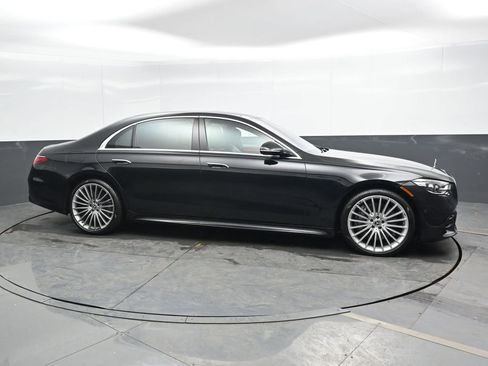 Used 2022 Mercedes-Benz S 580 4MATIC Sedan image 3