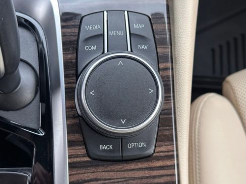 Used 2022 BMW 530i w/ Premium Package image 36