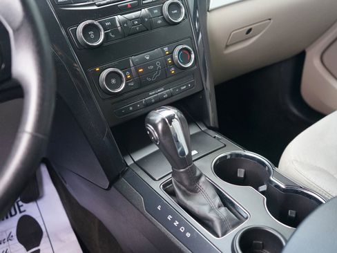 Used 2018 Ford Explorer FWD image 29