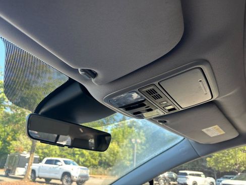 Used 2022 Honda Odyssey Elite image 29