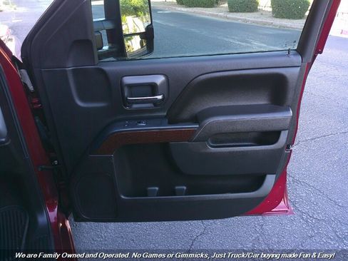 Used 2017 GMC Sierra 1500 SLE w/ SLE Value Package image 32