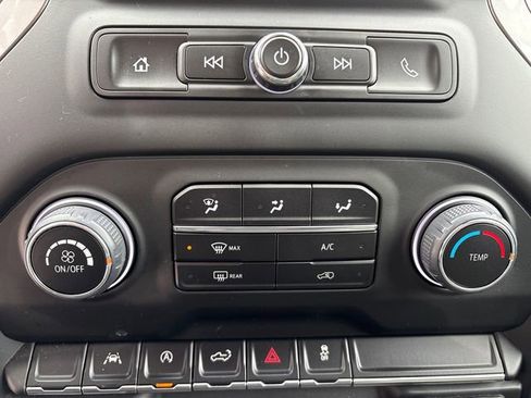 Used 2024 Chevrolet Silverado 1500 Custom AWD/4WD image 31