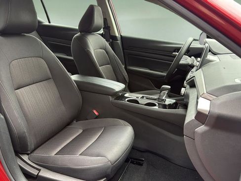 Certified 2024 Nissan Altima 2.5 SV AWD/4WD image 11