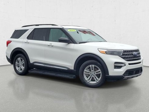 Used 2023 Ford Explorer XLT w/ Equipment Group 202A image 2