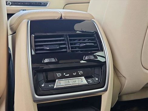 Used 2021 BMW X7 xDrive40i w/ M Sport Package image 17