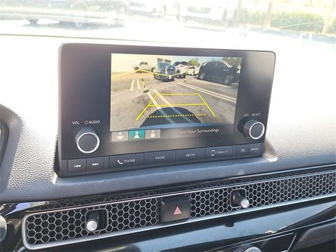 Used 2023 Honda Civic Sport image 28