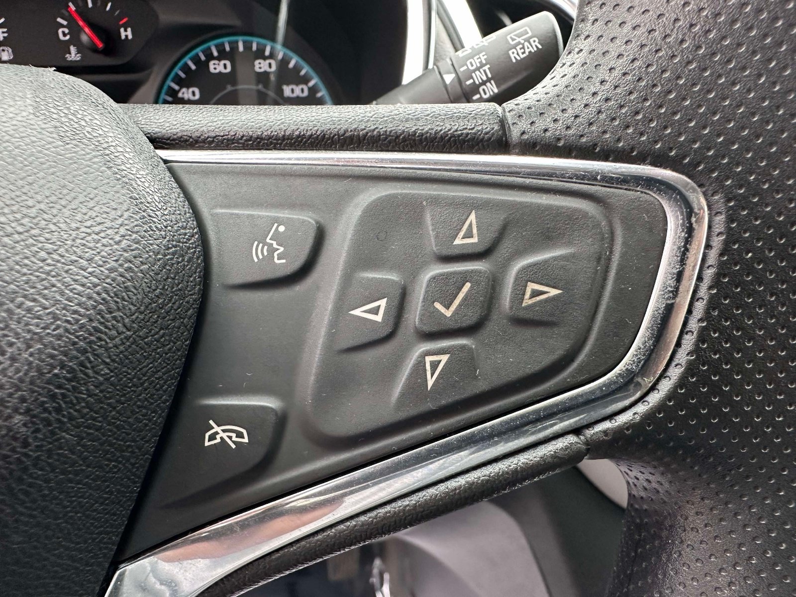 Used 2020 Chevrolet Equinox LS w/ LS Convenience Package AWD/4WD image 14